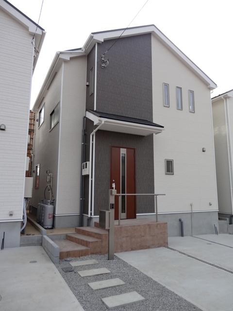 Local appearance photo. Building 2: local (December 2013) Shooting