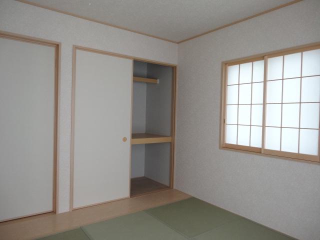 Non-living room. Building 2: Indoor (13 May 2013) Shooting