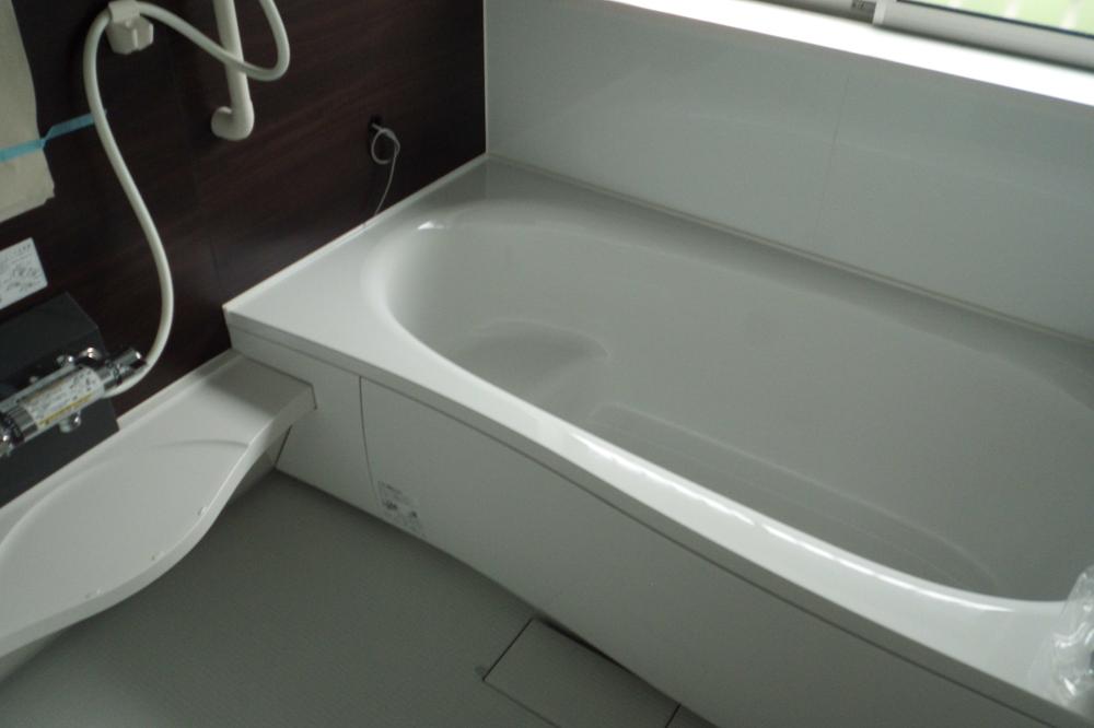 Bathroom. 1 tsubo bus that can stretch the legs