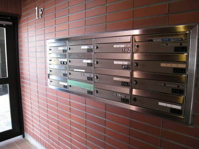 Other common areas. There is set post! 