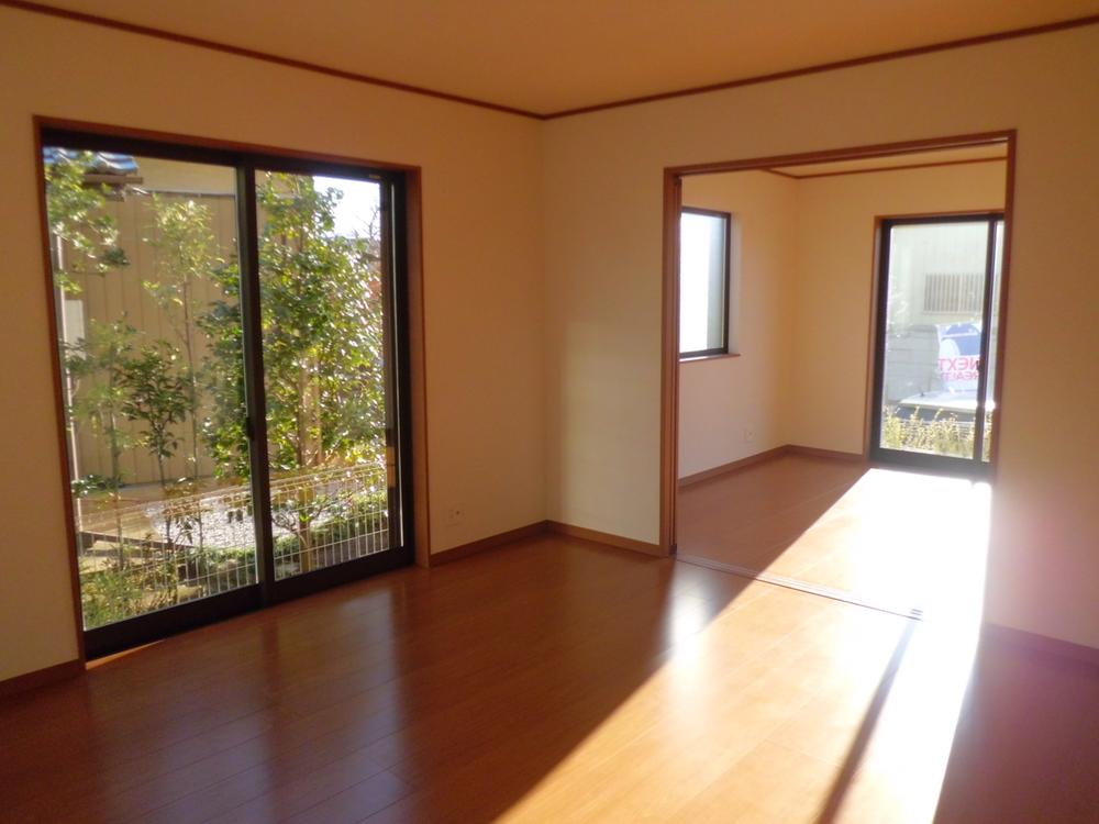 Living. Local (12 May 2013) Shooting