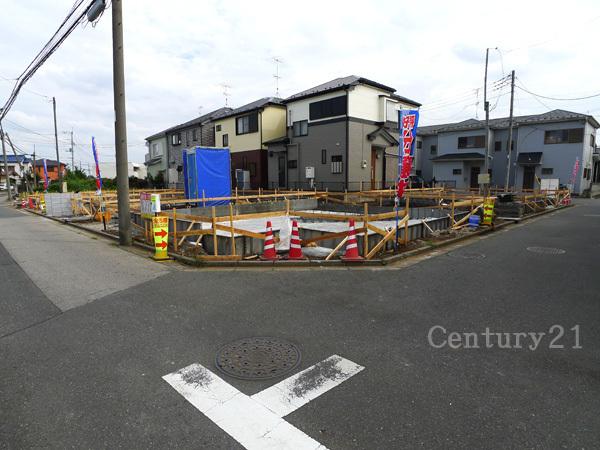 Local photos, including front road. 9 / 10 shooting