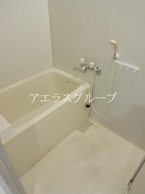 Bath. It is the bath that can heal the fatigue of the day