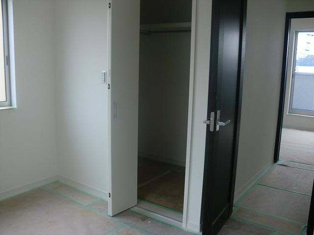 Non-living room. Indoor (11 May 2013) Shooting