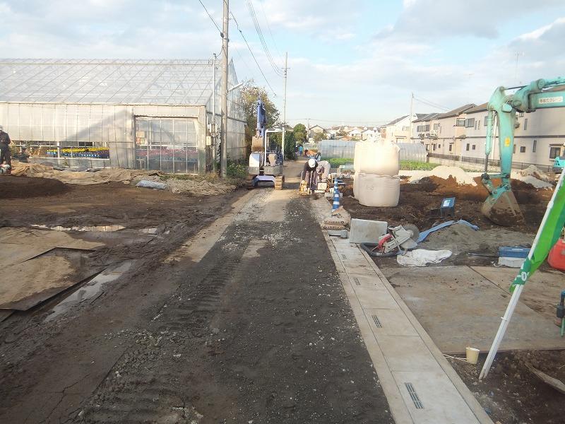 Local photos, including front road. Local (11 May 2013) Shooting