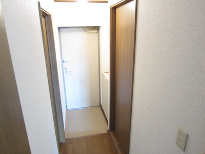 Entrance. Entrance shoe box with