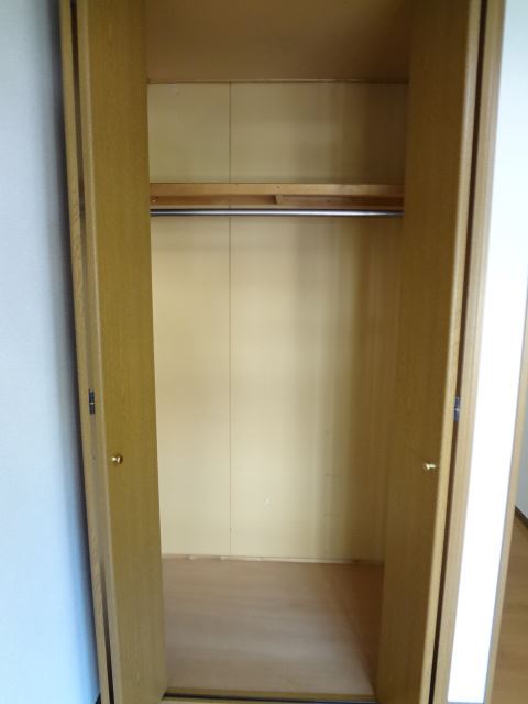 Receipt. Long coat also be hung closet