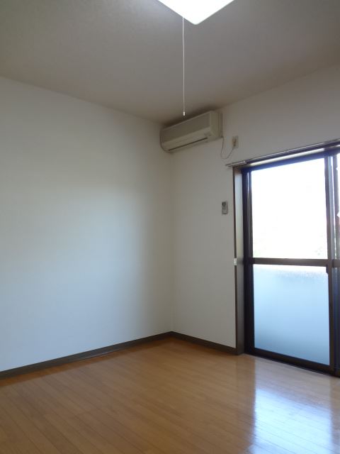 Living and room. Flooring of smooth is happy. I furniture shine.