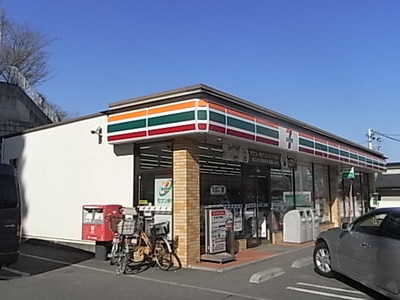 Convenience store. 1100m to Seven-Eleven (convenience store)