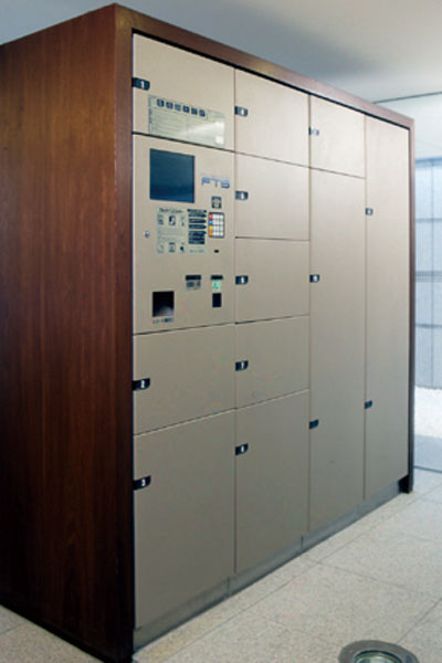 Variety of services.  [Delivery Box (with arrival display function)] The luggage that arrived at the time of going out, Open the box in a non-touch keys, You can receive at any time 24 hours. Box is directly connected in the Administration Center and online. As baggage when there is no receiving long term is not left, And the appropriate response. We can settle the shipping cost of home delivery products with a credit card. Also, You can see by the arrival display that you have arrived luggage in dwelling units within the intercom base unit. (Same specifications)