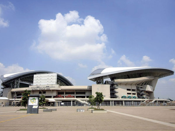 Surrounding environment. Saitama Stadium 2002 (about 6500m)