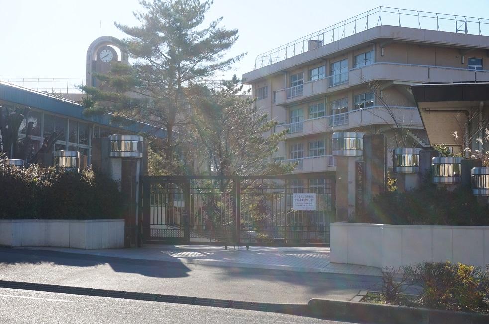 Junior high school. 1100m to the three-chamber junior high school