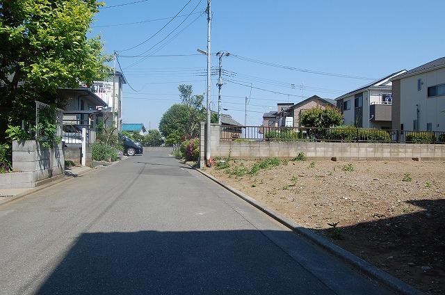 Local photos, including front road. Local (May 2013) Shooting