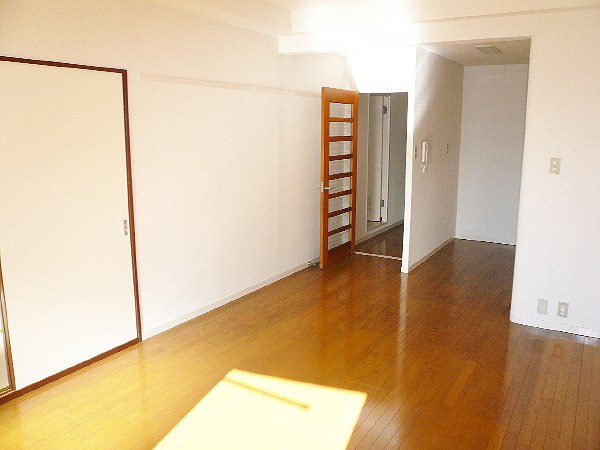 Living and room. Indoor reference photograph LDK11 Pledge