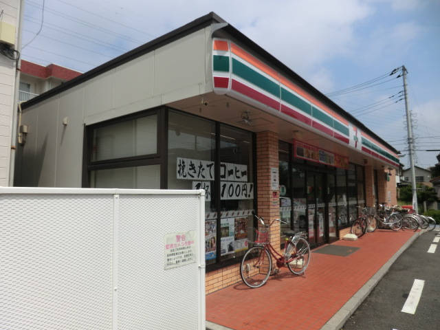 Convenience store. Seven-Eleven (convenience store) to 400m