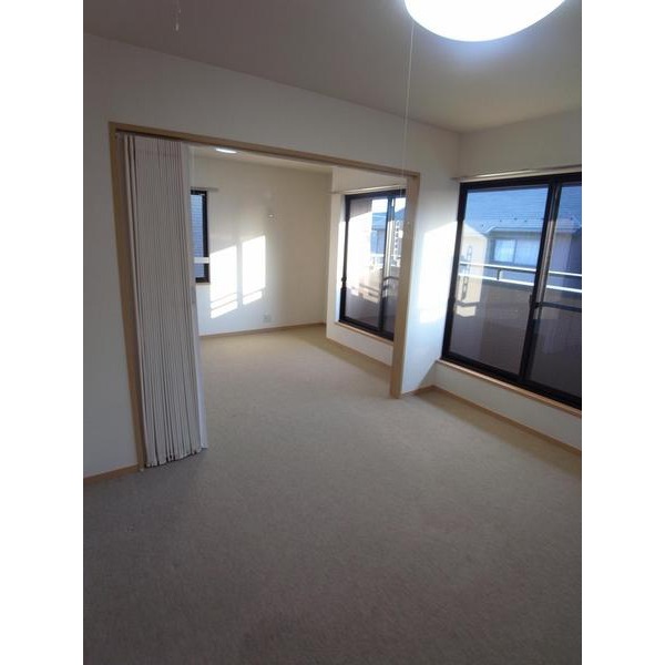 Living and room. You can open the two rooms