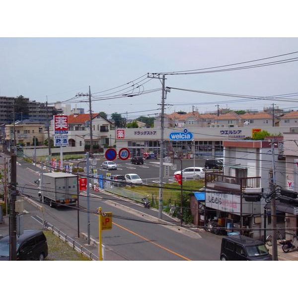 Dorakkusutoa. Uerushia Saitama HARAYAMA shop 524m until (drugstore)