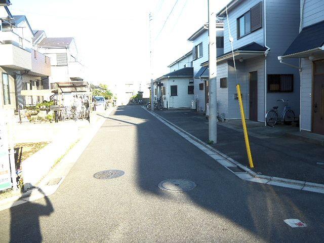 Local photos, including front road. 9 / 27 shooting 