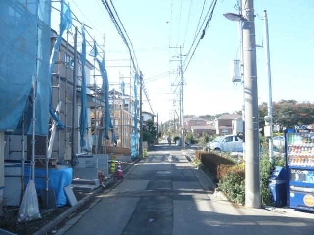 Local photos, including front road. 11 / 8 shooting