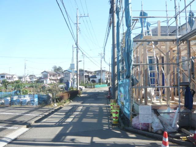 Local photos, including front road. 11 / 8 shooting