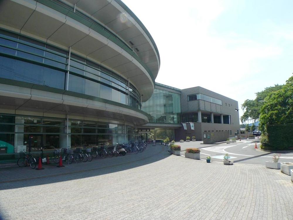 Government office. 1307m to Saitama City green ward office