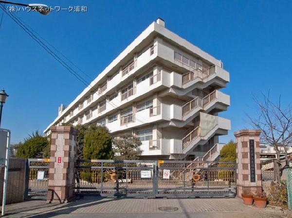 Junior high school. 1210m until the Saitama Municipal Higashiura sum in