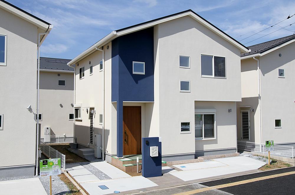 Local appearance photo. 2 Building exterior photos (08 May 2013) Shooting