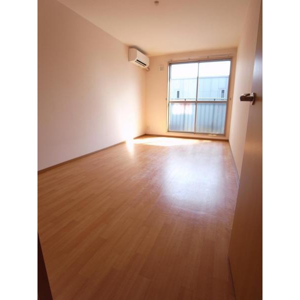 Living and room. Western-style 8 pledge