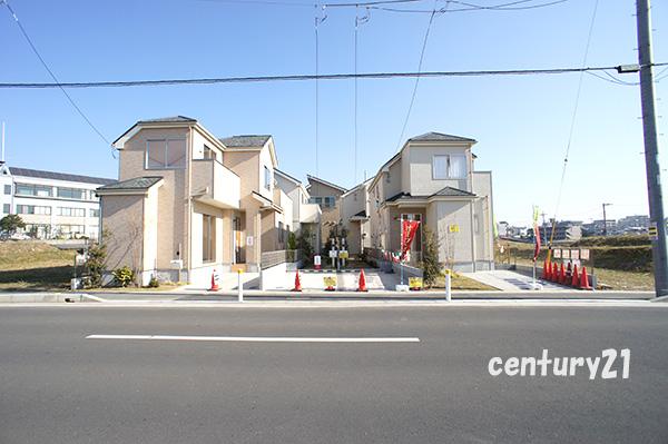 Local photos, including front road. 12 / 5 shooting