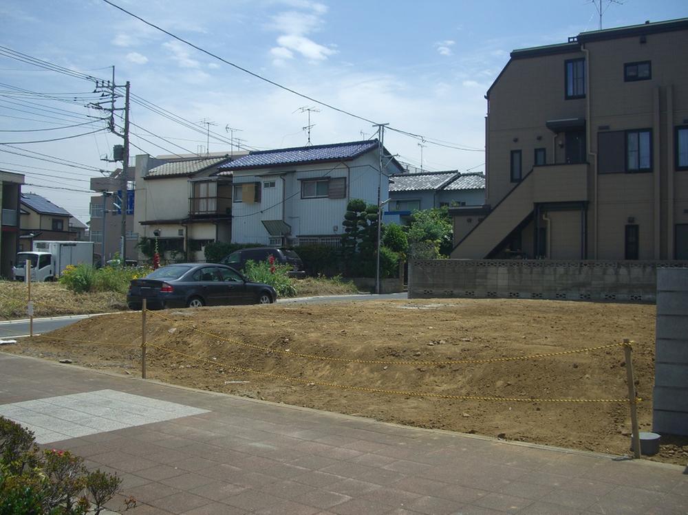 Local photos, including front road. Local (June 2013) Shooting