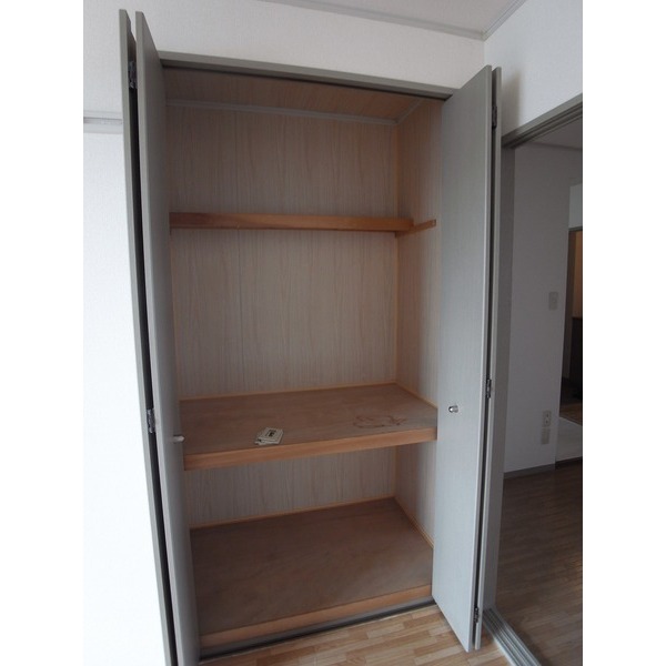 Receipt. Storage of south Western-style