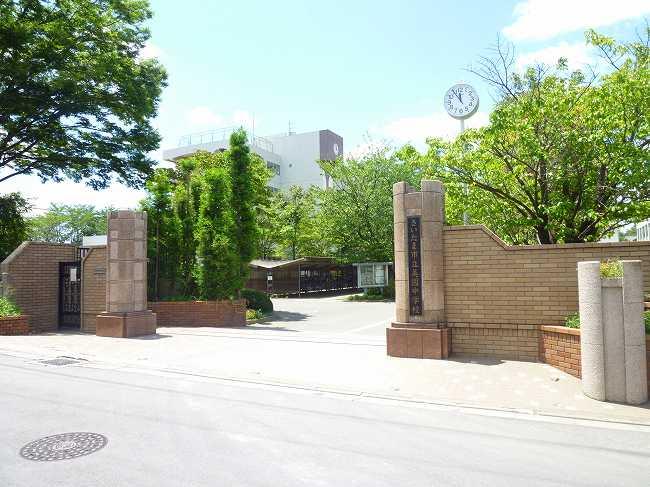 Junior high school. 3300m until the Saitama Municipal Misono Junior High School