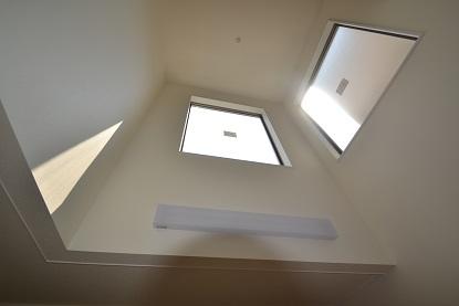 Living. Local (August 2013) Living atrium ~ Plus a further sense of liberation in the living soft kana sunshine ~ E Building