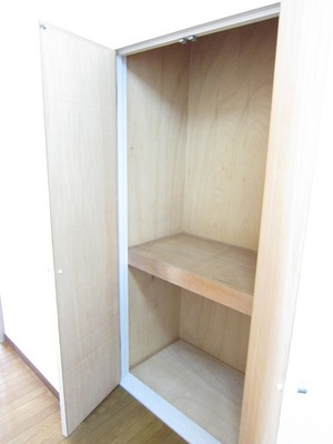 Living and room. Western-style 6 quires storage