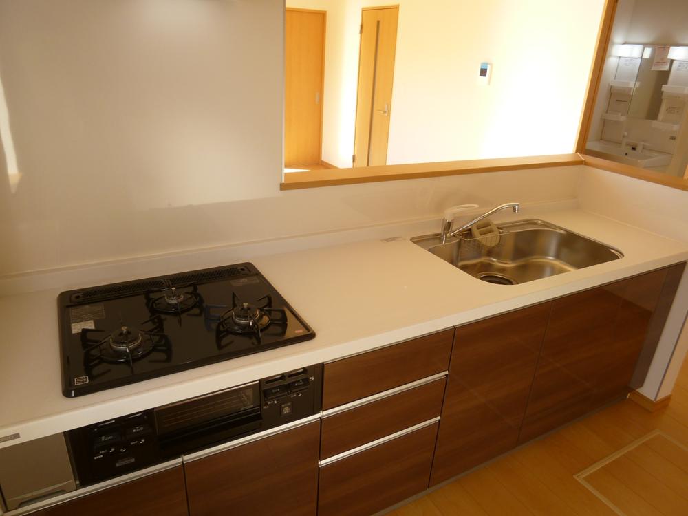 Kitchen. Indoor (11 May 2013) Shooting