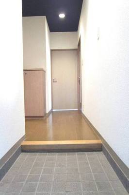 Entrance. Welcome back open the front door and is this image