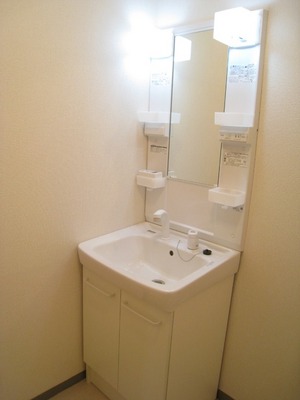 Washroom. Morning of the dressing is here ☆