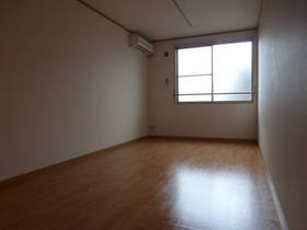 Living and room. 8 quires of Western-style