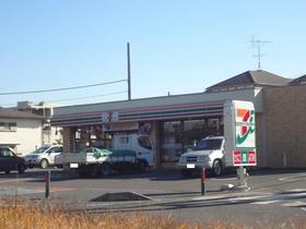 Convenience store. 300m to Seven-Eleven (convenience store)