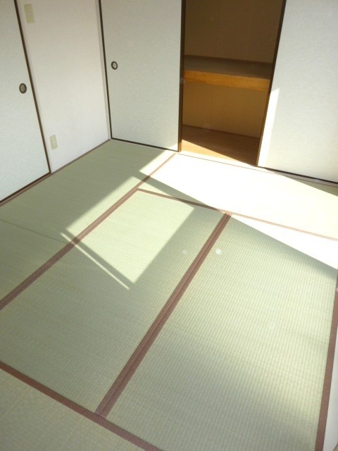 Living and room. During closet 1.5