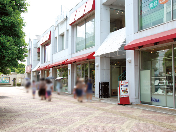 Surrounding environment. Isetan eye Plaza East Urawa (about 390m / A 5-minute walk)