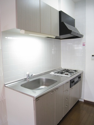 Kitchen. Ease dishes in the kitchen ☆