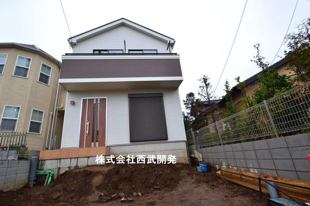 Local appearance photo. Local (10 May 2013) Shooting