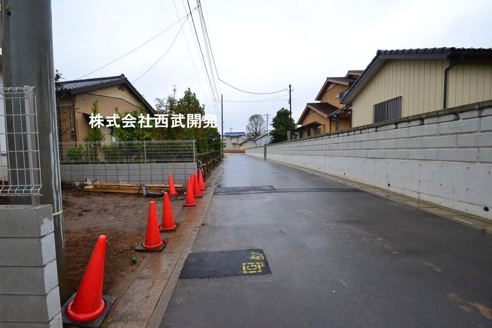 Local photos, including front road. Local (10 May 2013) Shooting