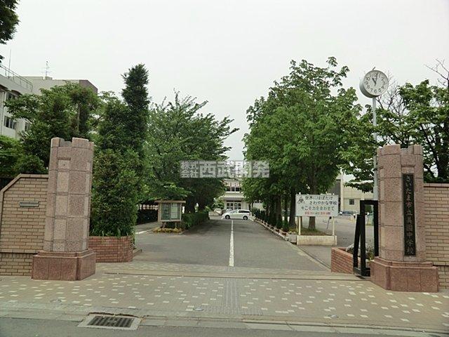 Junior high school. 3400m until the Saitama Municipal Misono Junior High School