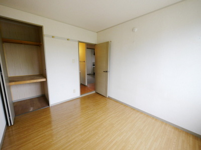 Receipt. Western-style room and storage