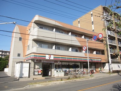 Convenience store. 358m to Seven-Eleven (convenience store)