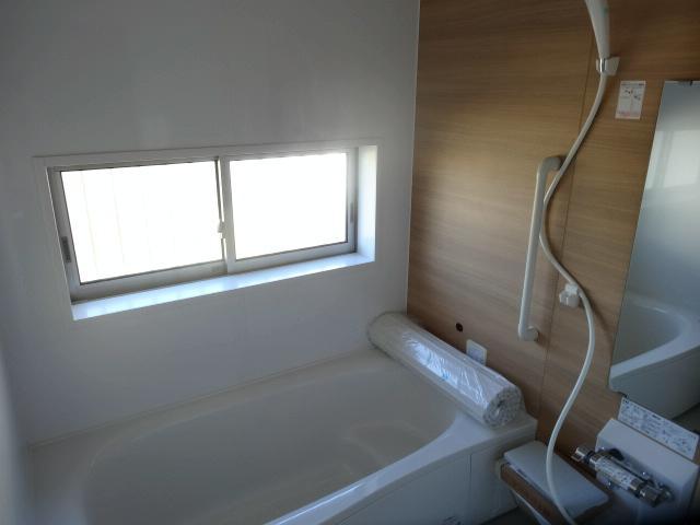 Bathroom. B Building: Indoor (October 2013) Shooting