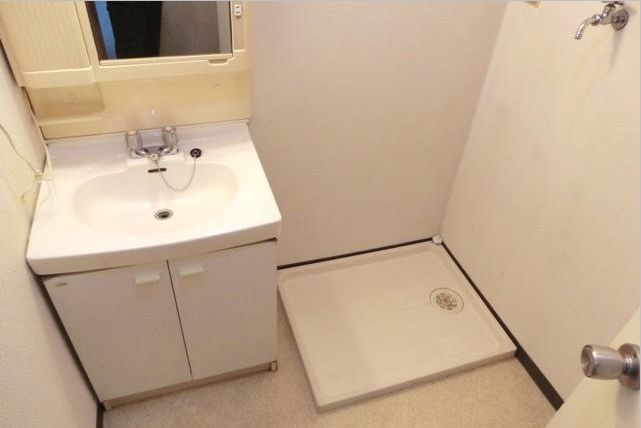 Washroom.  ☆ Independent wash basin ・ There yard indoor washing machine ☆ 