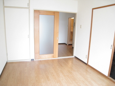 Living and room. The LDK by connecting with the living